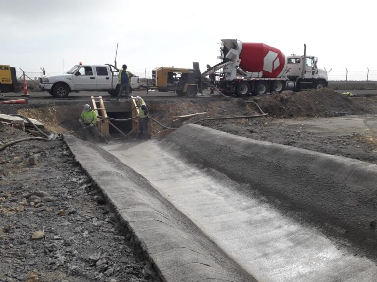 Construcción canal para D.G.A.C, Aeropuerto Carriel  Sur